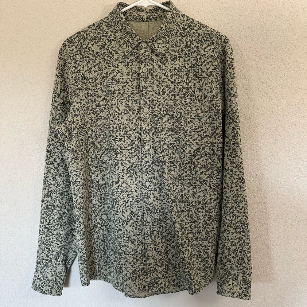 Lululemon Commission Long Sleeve Button Down Shirt